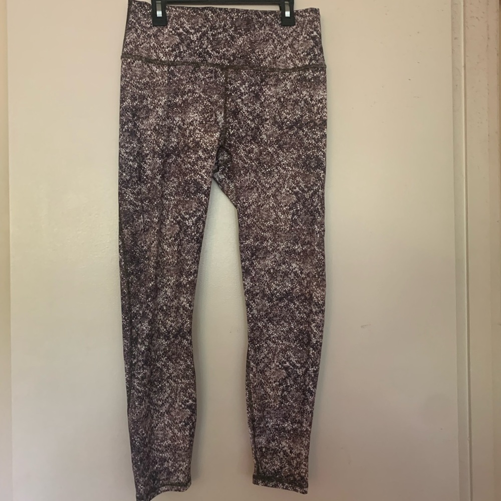 Fabletics like new snakeskin leggings in a size Large